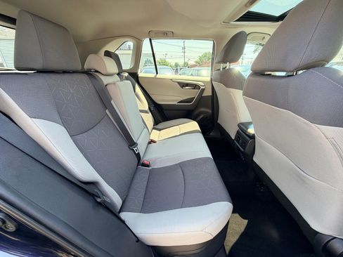 Used 2021 Toyota RAV4 XLE w/ Convenience Package AWD/4WD image 27