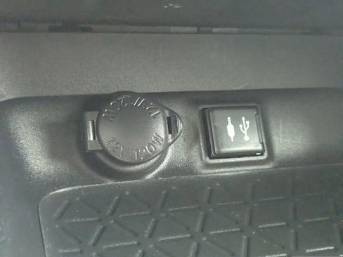 Used 2019 Toyota RAV4 XLE Premium image 22