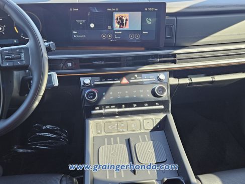 Used 2024 Hyundai Santa Fe Calligraphy image 15