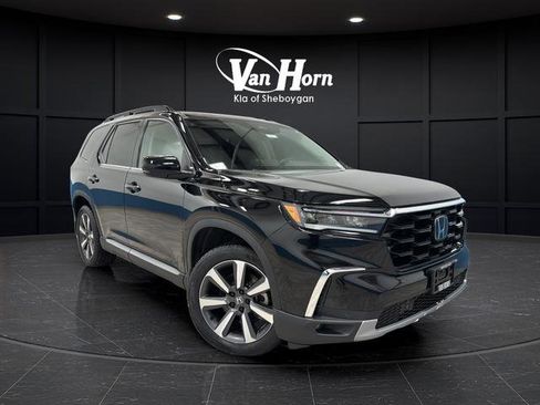 Used 2023 Honda Pilot Touring image 1