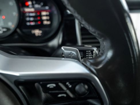 Used 2018 Porsche Macan S image 25