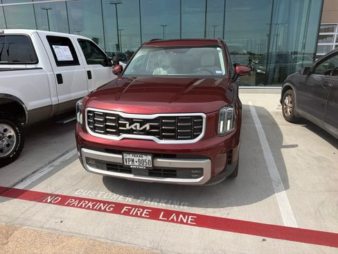 Used 2023 Kia Telluride SX FWD image 2