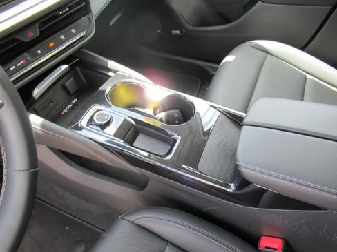 Used 2024 Buick Envision Preferred AWD/4WD image 17