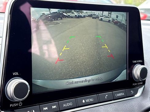 Used 2025 Nissan Sentra SV FWD image 29