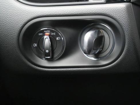 Certified 2026 Porsche Macan image 15