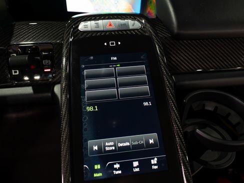 Used 2015 Porsche 918 Spyder image 28