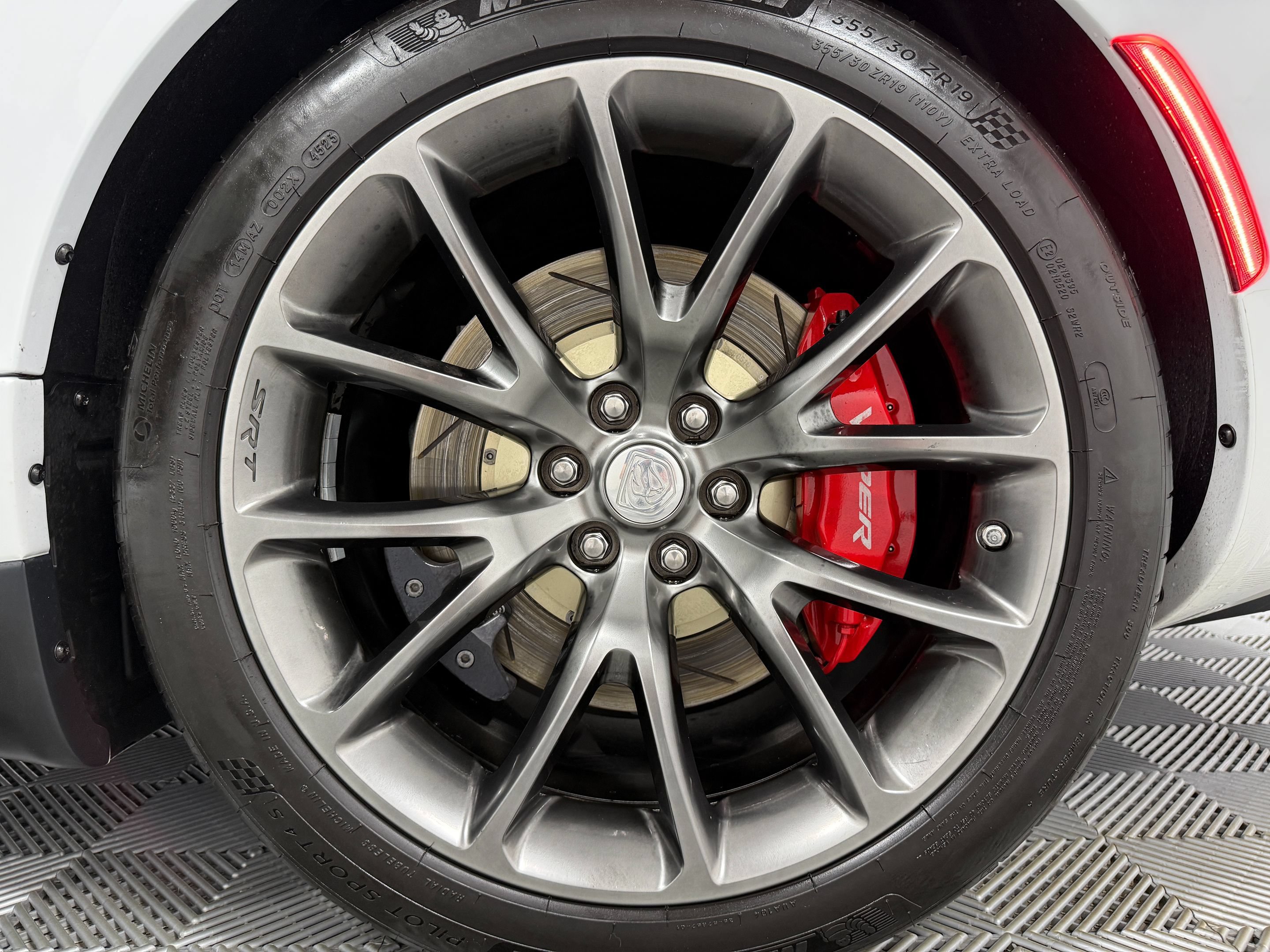 Used 2016 Dodge Viper w/ Quick Order Package 22J GT RWD image 39