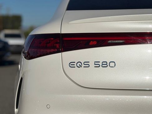 Certified 2023 Mercedes-Benz EQS 580 4MATIC Sedan image 11