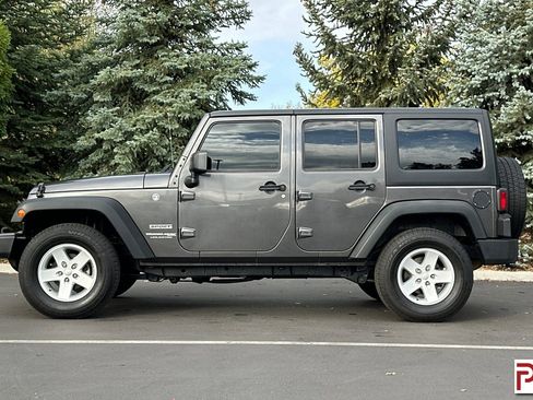 Used 2018 Jeep Wrangler Unlimited Sport S image 7