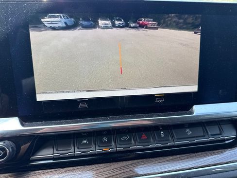 Used 2023 Chevrolet Silverado 1500 RST w/ Z71 Off-Road Package AWD/4WD image 15