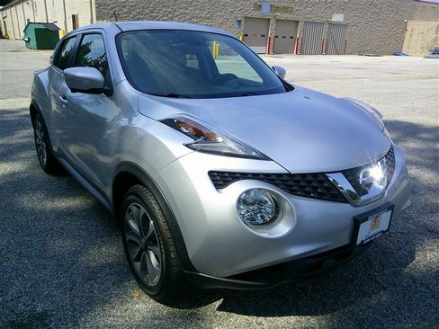 Used 2017 Nissan Juke SV w/ Technology Package FWD image 7