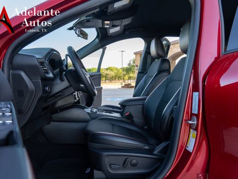 Used 2025 Ford Escape ST-Line AWD/4WD image 7