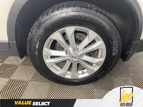 Used 2016 Nissan Rogue SV w/ SV Premium Package AWD/4WD image 22