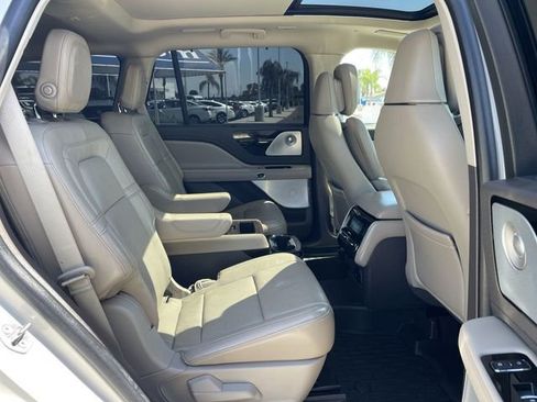 Used 2020 Lincoln Aviator Reserve w/ Equipment Group 202A AWD/4WD image 28