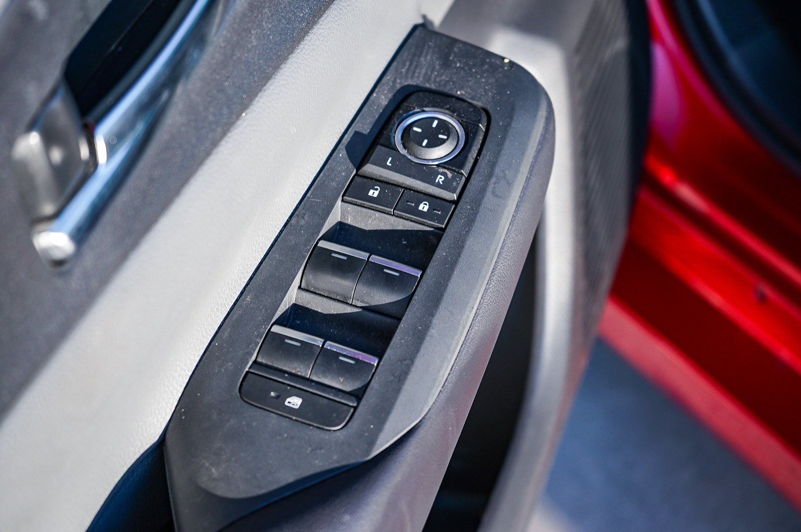 Certified 2024 Toyota Prius XLE AWD/4WD image 21
