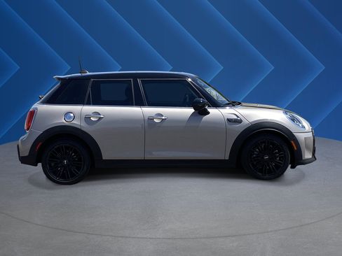 Used 2022 MINI Cooper S w/ Driver Assistance Package FWD image 2