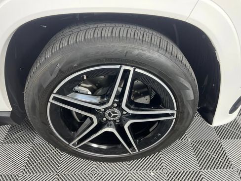 Certified 2024 Mercedes-Benz GLS 450 4MATIC image 9