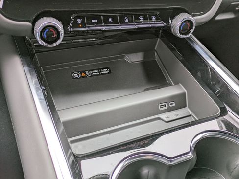 New 2025 Chevrolet Tahoe Premier image 17