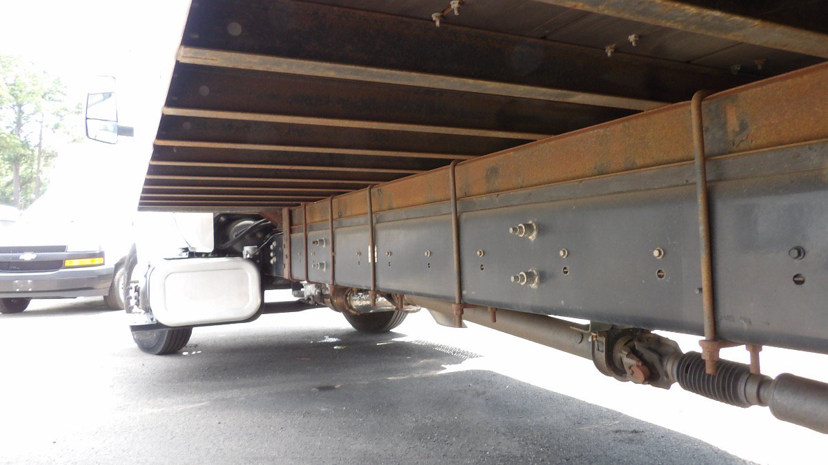 Used 2016 Ford F750 2WD Regular Cab Super Duty image 25