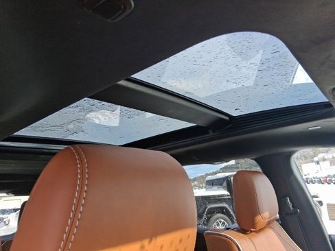 New 2026 Chrysler Pacifica Pinnacle image 17