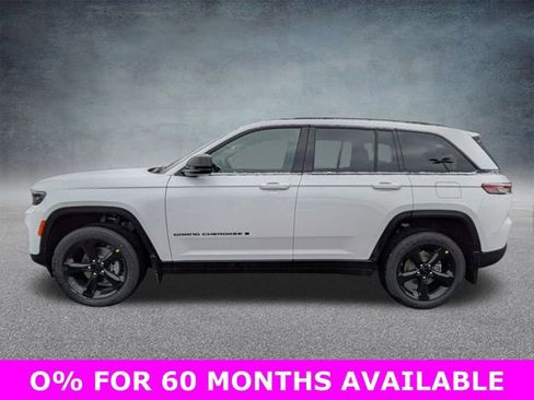 New 2025 Jeep Grand Cherokee Altitude image 7