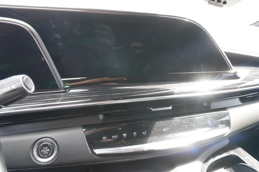Used 2021 Cadillac Escalade ESV Sport w/ LPO, ONYX Package AWD/4WD image 10