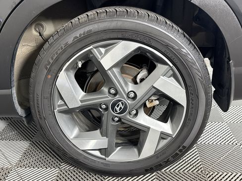 Used 2024 Hyundai Venue SEL FWD image 35