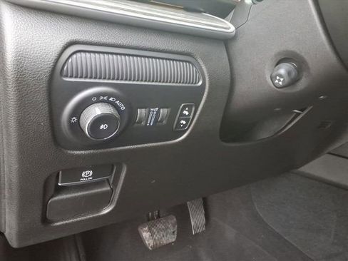 Used 2024 Jeep Wagoneer Series II w/ Flexible Seating Group image 32