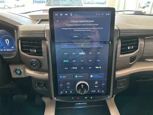 Used 2024 Ford Expedition Max Limited AWD/4WD image 33