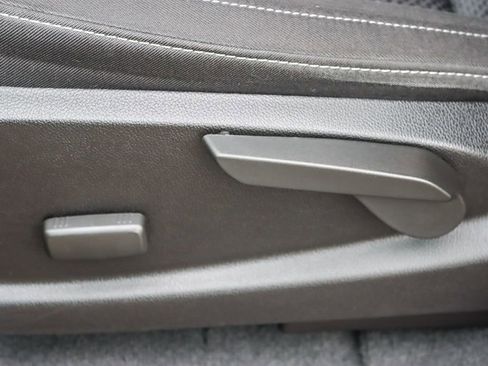 Used 2021 Chevrolet Colorado LT w/ Safety Package image 44