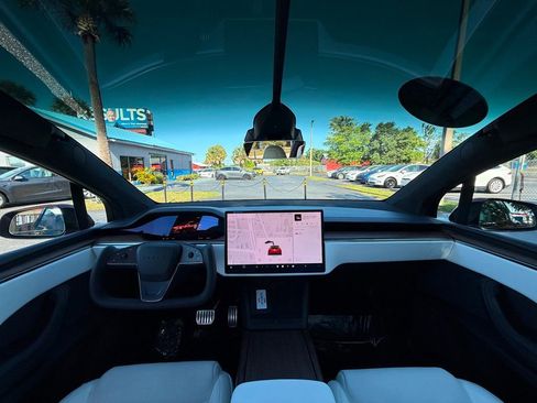 Used 2023 Tesla Model X image 22