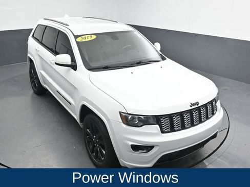 Used 2019 Jeep Grand Cherokee Altitude image 19