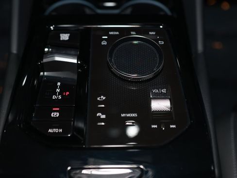 Used 2024 BMW 530i image 40