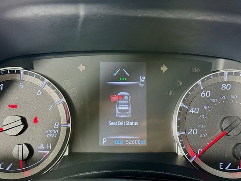 Used 2022 Toyota Highlander LE AWD/4WD image 9