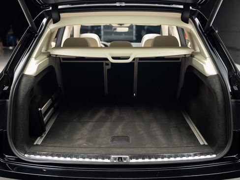 Used 2018 Bentley Bentayga AWD/4WD image 72