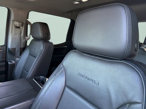 Used 2024 GMC Sierra 1500 Denali w/ Technology Package AWD/4WD image 16
