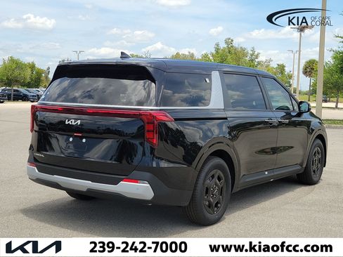 New 2026 Kia Carnival FWD image 6
