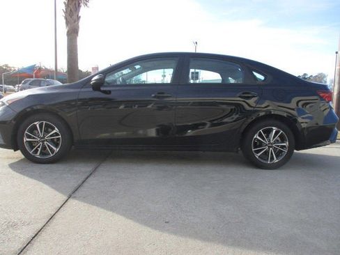 Used 2022 Kia Forte LXS image 6