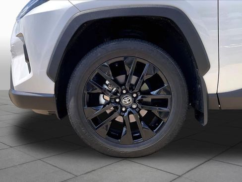 Used 2024 Toyota RAV4 XLE Premium FWD image 10