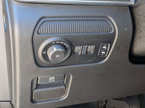 Used 2022 Jeep Grand Wagoneer Series I AWD/4WD image 19