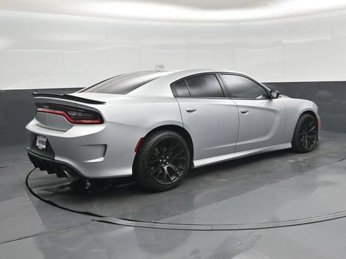 Used 2020 Dodge Charger R/T w/ Plus Group RWD image 3