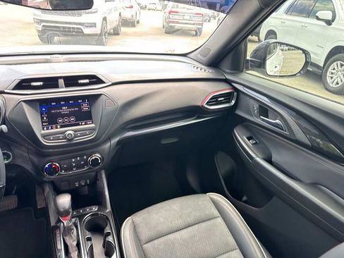 Used 2022 Chevrolet TrailBlazer RS FWD image 17