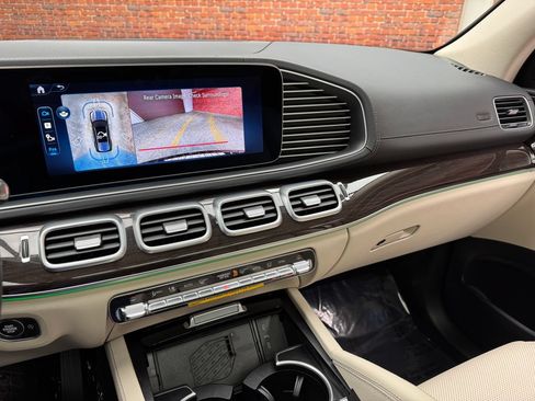 Used 2026 Mercedes-Benz GLS 450 4MATIC image 21
