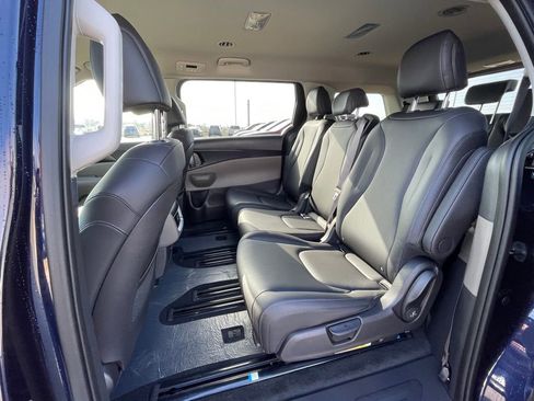 New 2026 Kia Carnival FWD image 25