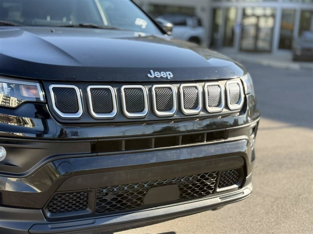 Used 2022 Jeep Compass Latitude AWD/4WD image 11