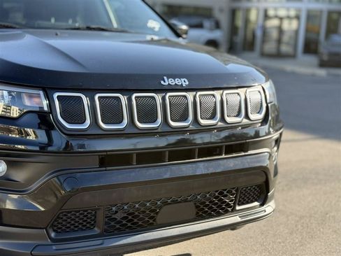 Used 2022 Jeep Compass Latitude AWD/4WD image 11