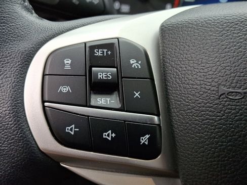 Certified 2023 Ford Explorer XLT w/ Equipment Group 202A AWD/4WD image 24