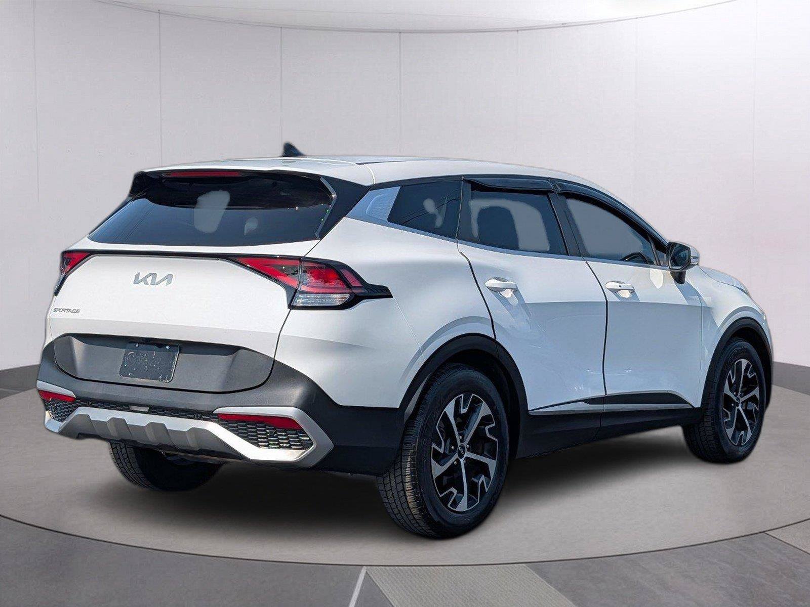 Used 2023 Kia Sportage EX FWD image 5