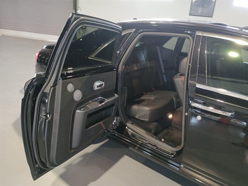 Used 2014 Rolls-Royce Ghost RWD image 40