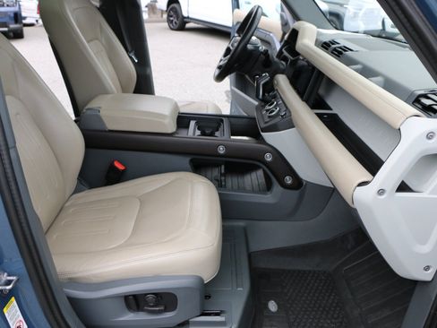 Used 2020 Land Rover Defender 110 SE AWD/4WD image 32
